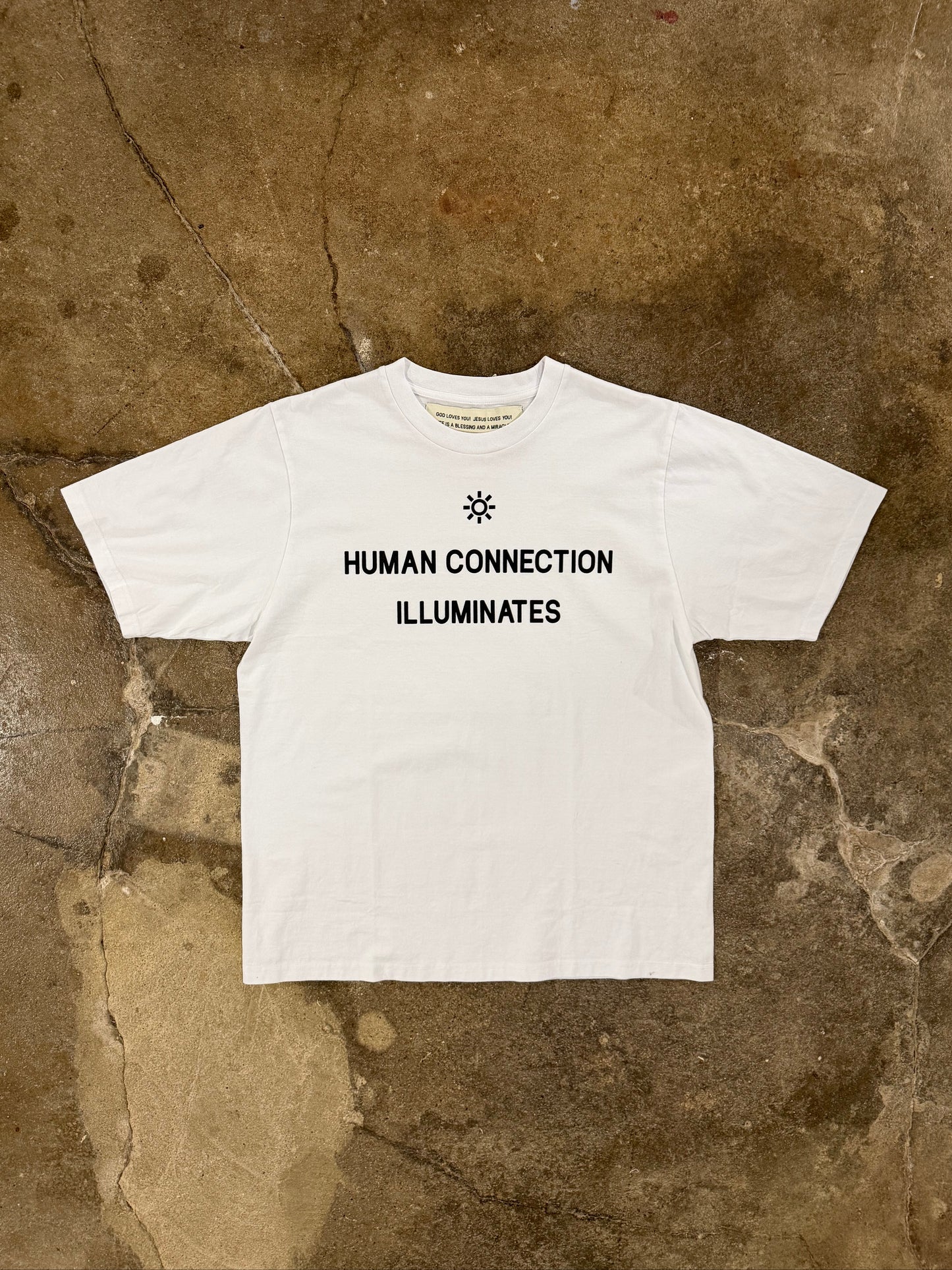 ILLUMINATE - T-SHIRT